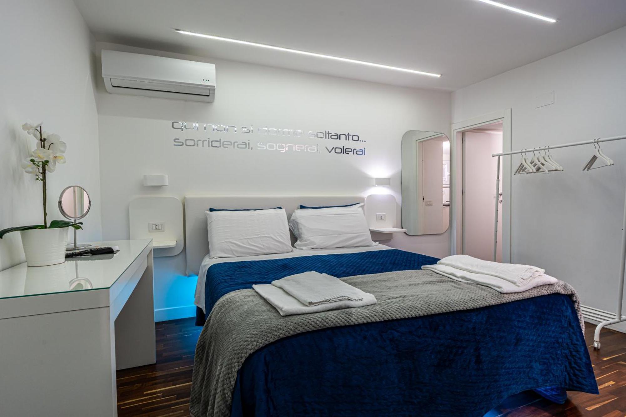 Skyhouse Duomo Bed & Breakfast Napoli Ngoại thất bức ảnh