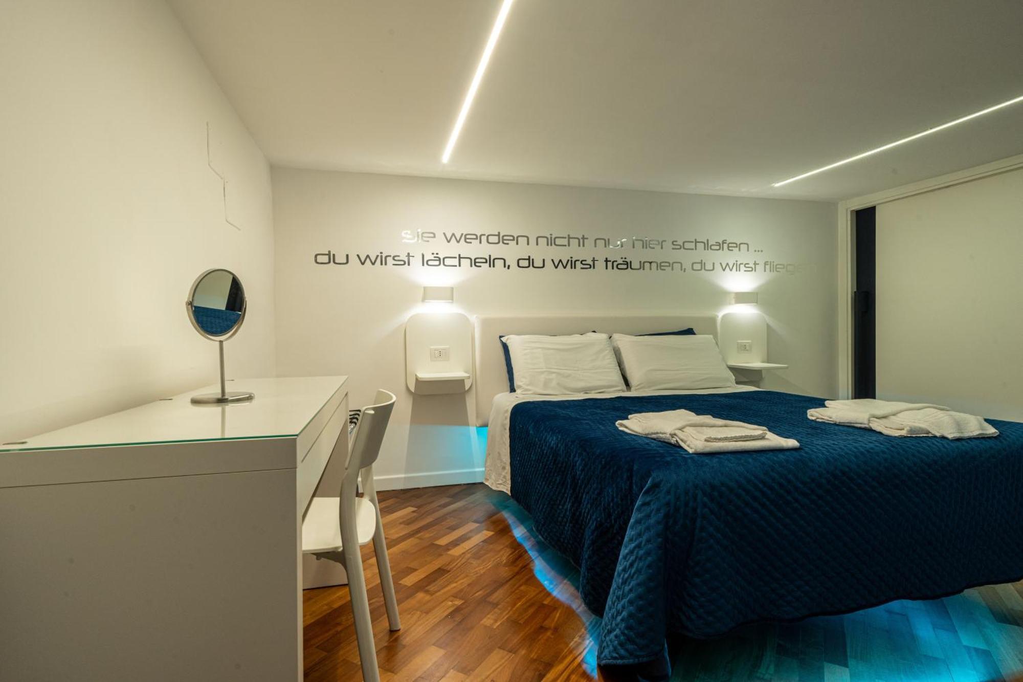 Skyhouse Duomo Bed & Breakfast Napoli Ngoại thất bức ảnh