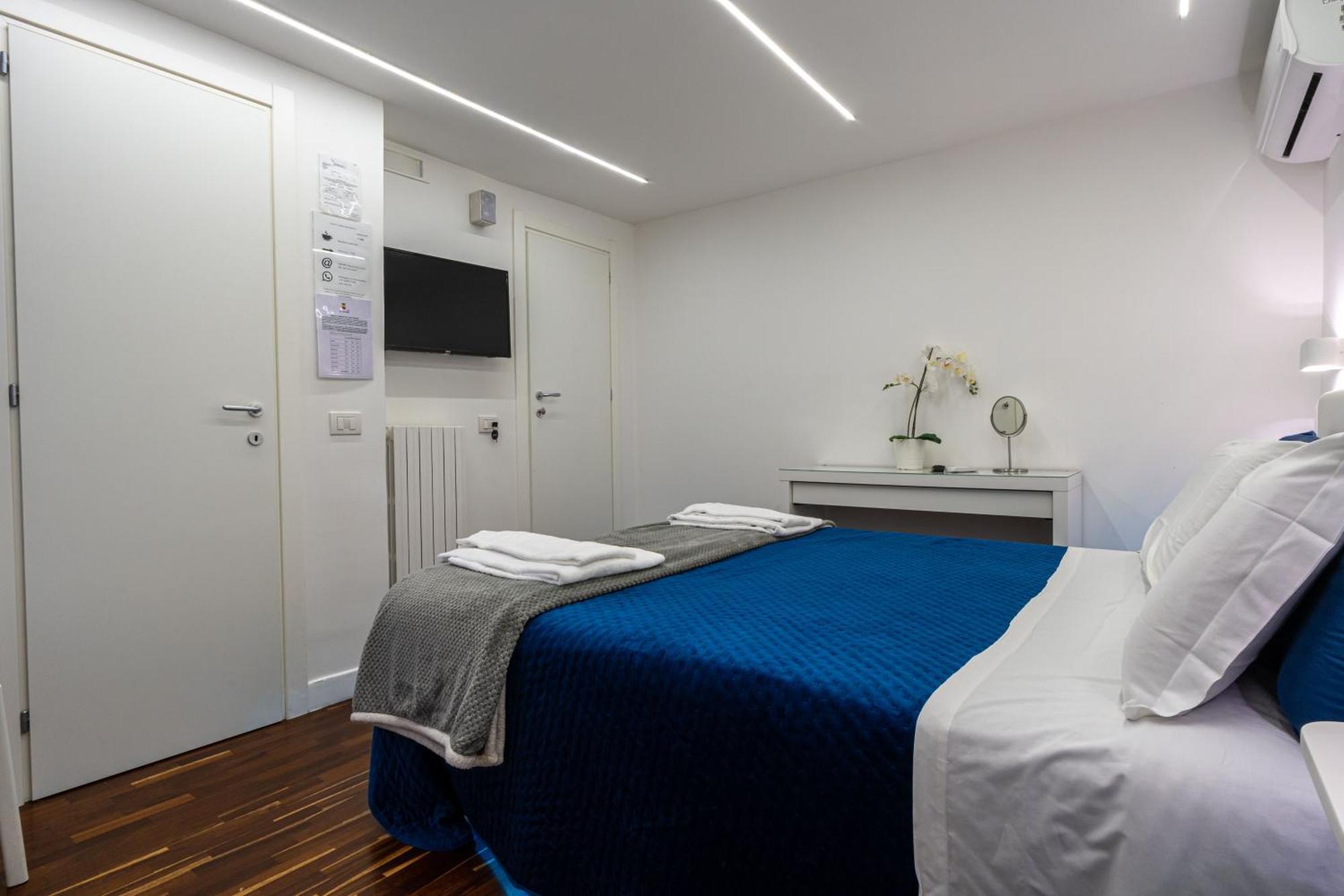 Skyhouse Duomo Bed & Breakfast Napoli Ngoại thất bức ảnh
