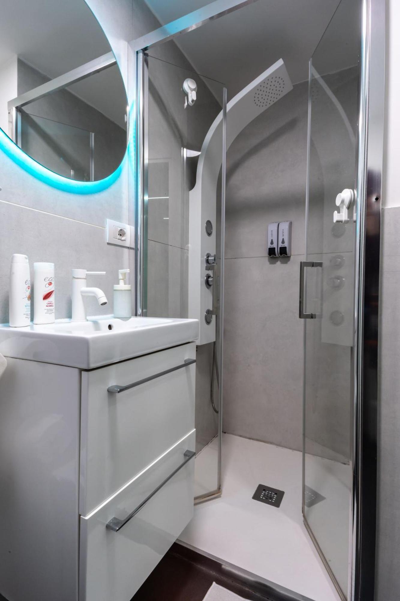 Skyhouse Duomo Bed & Breakfast Napoli Ngoại thất bức ảnh